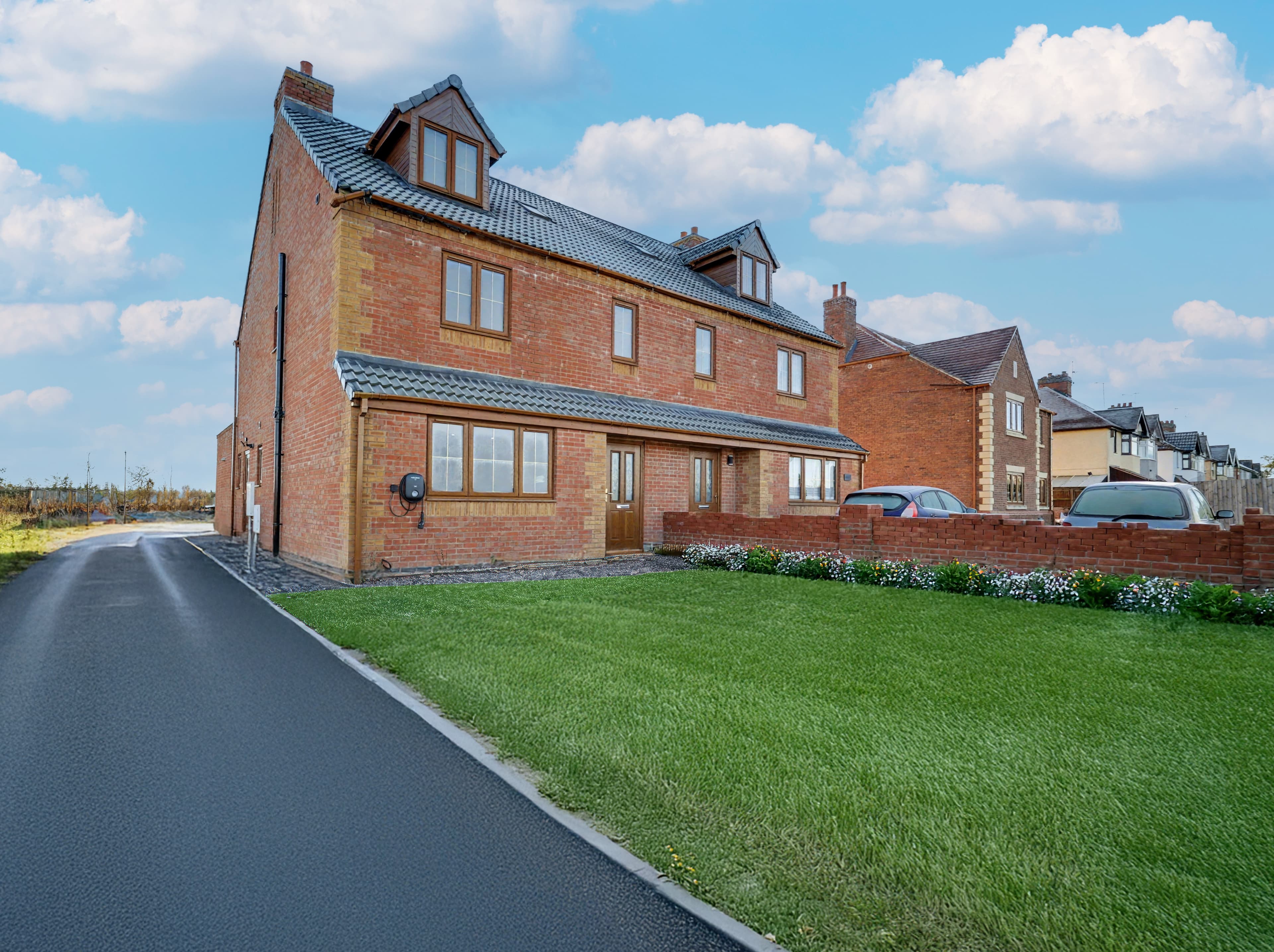 155a, Coventry Road, Bulkington, Bedworth, CV12 - photo 1 of 21