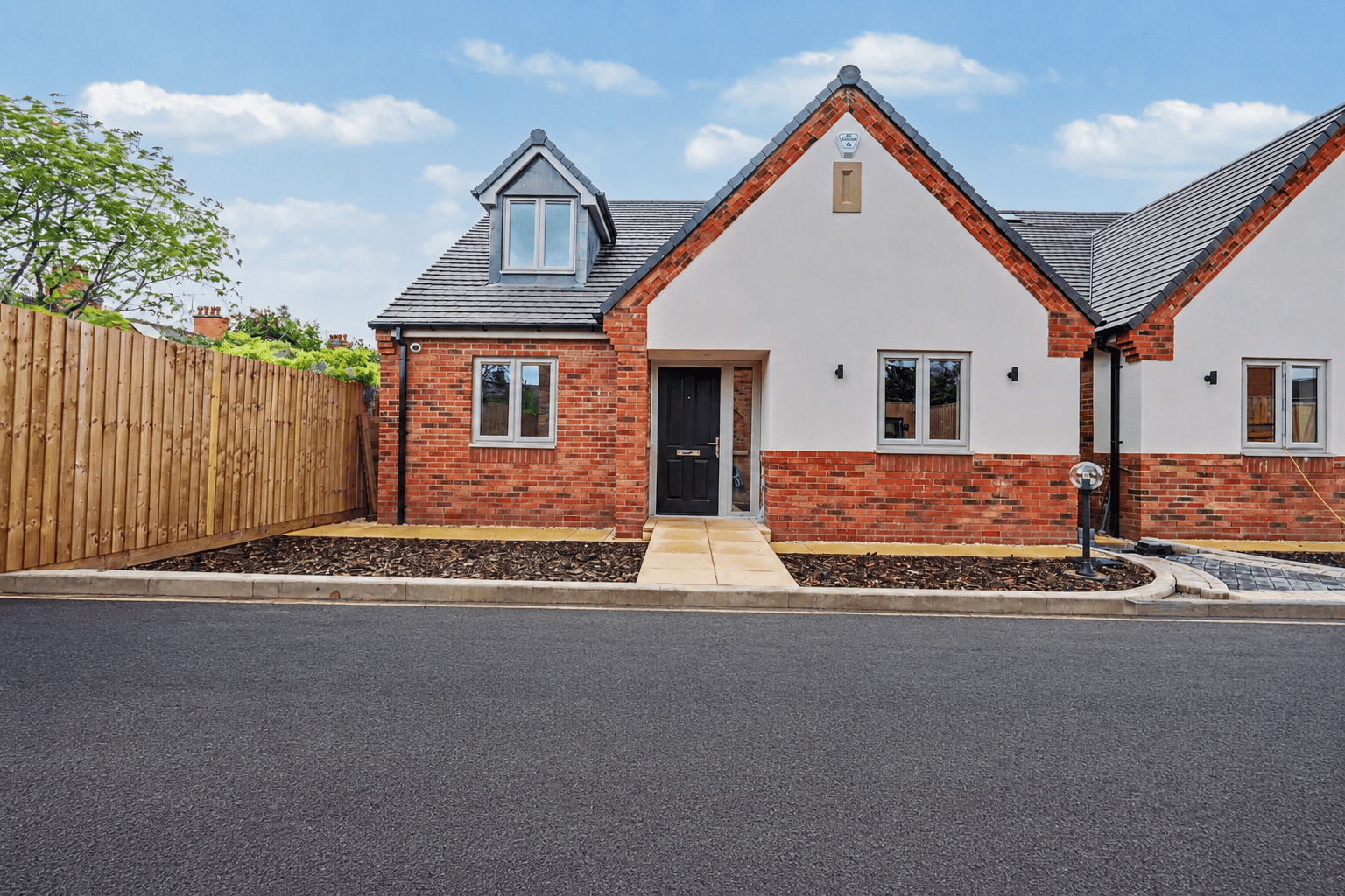 Plot 15 (THE CHARLES), HAWKSLEY RISE, Leicester Road, Hinckley, LE10 - photo 1 of 9